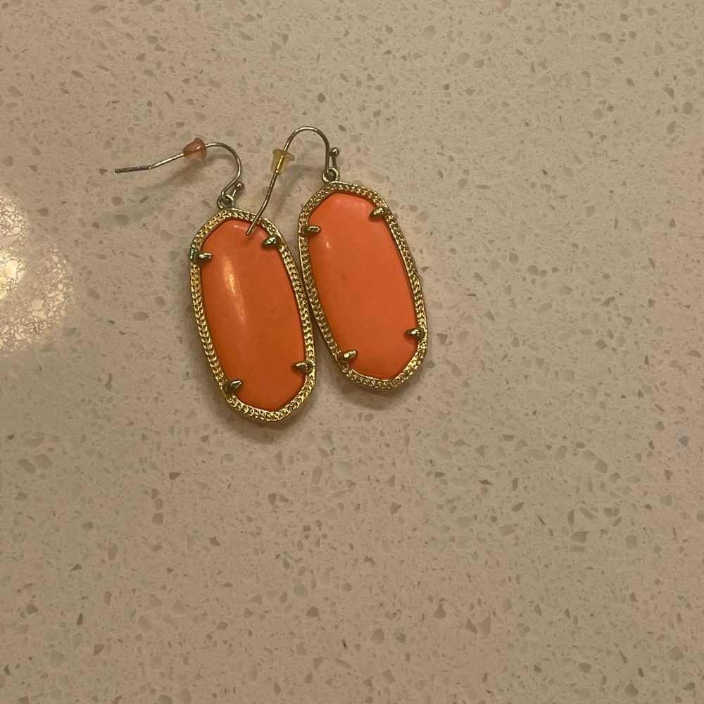 KENDRA SCOTT TANGERINE ELLE EARRINGS!